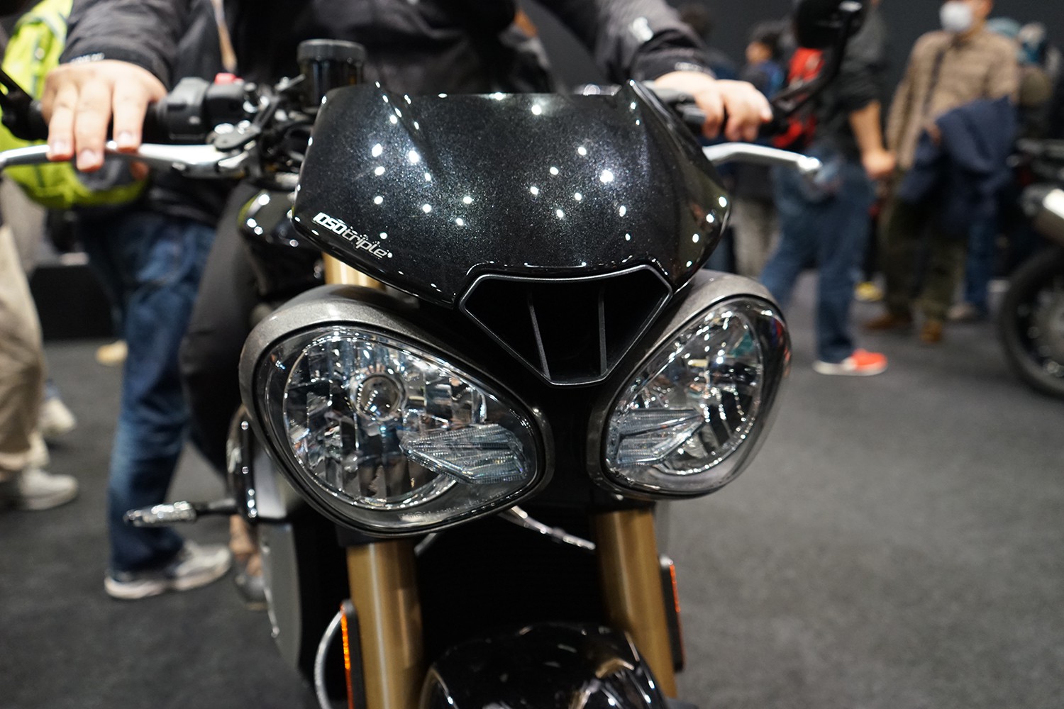 SPEED TRIPLE S_01