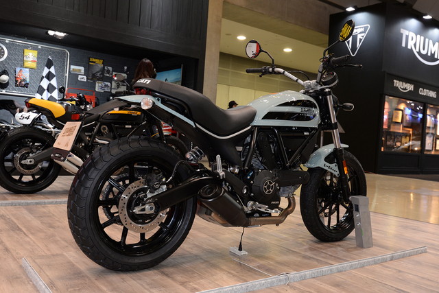 SCRAMBLER SIXTY2_07