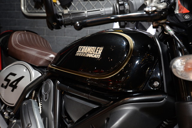 SCRAMBLER CAFE RACER_02