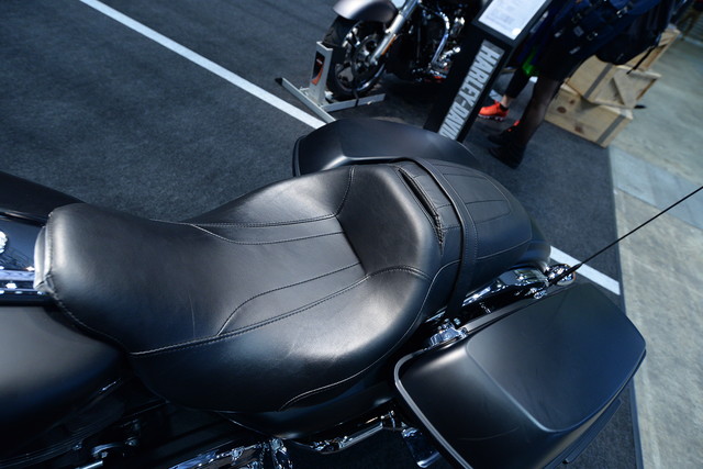 ROAD GLIDE SPECIAL_08