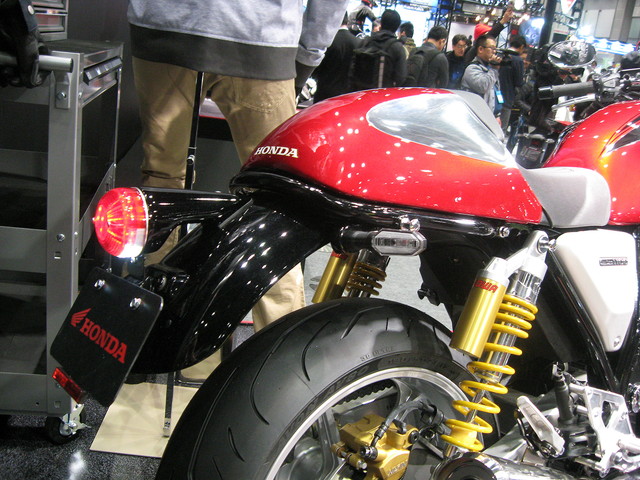 CB1100RS_09