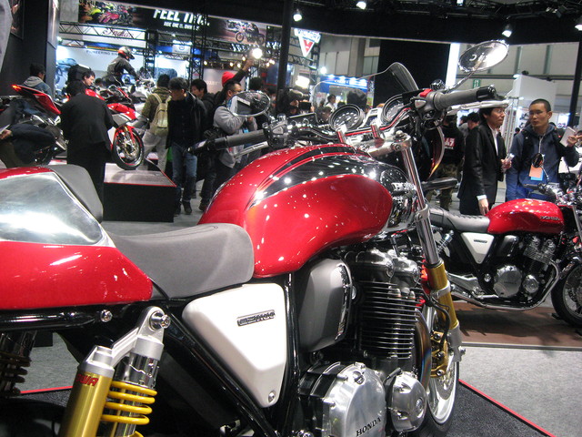 CB1100RS_10