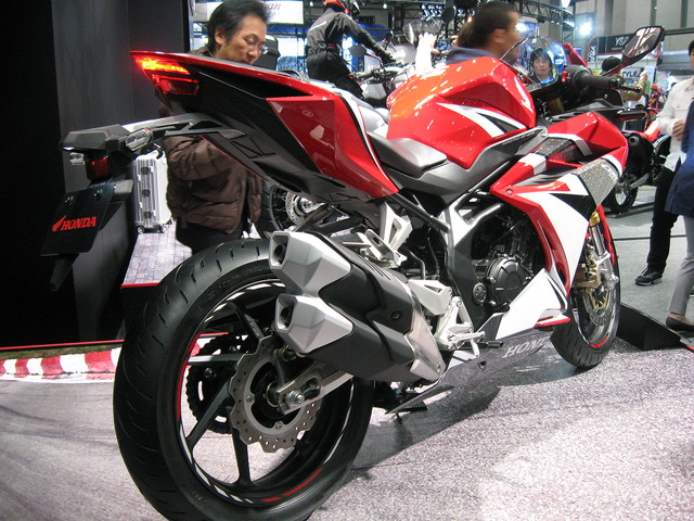 CBR250RR_02