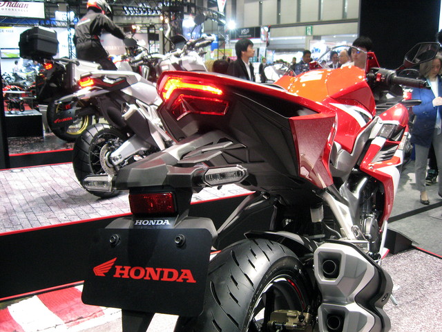 CBR250RR_05