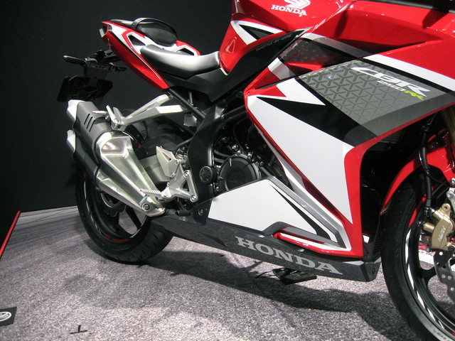 CBR250RR_07