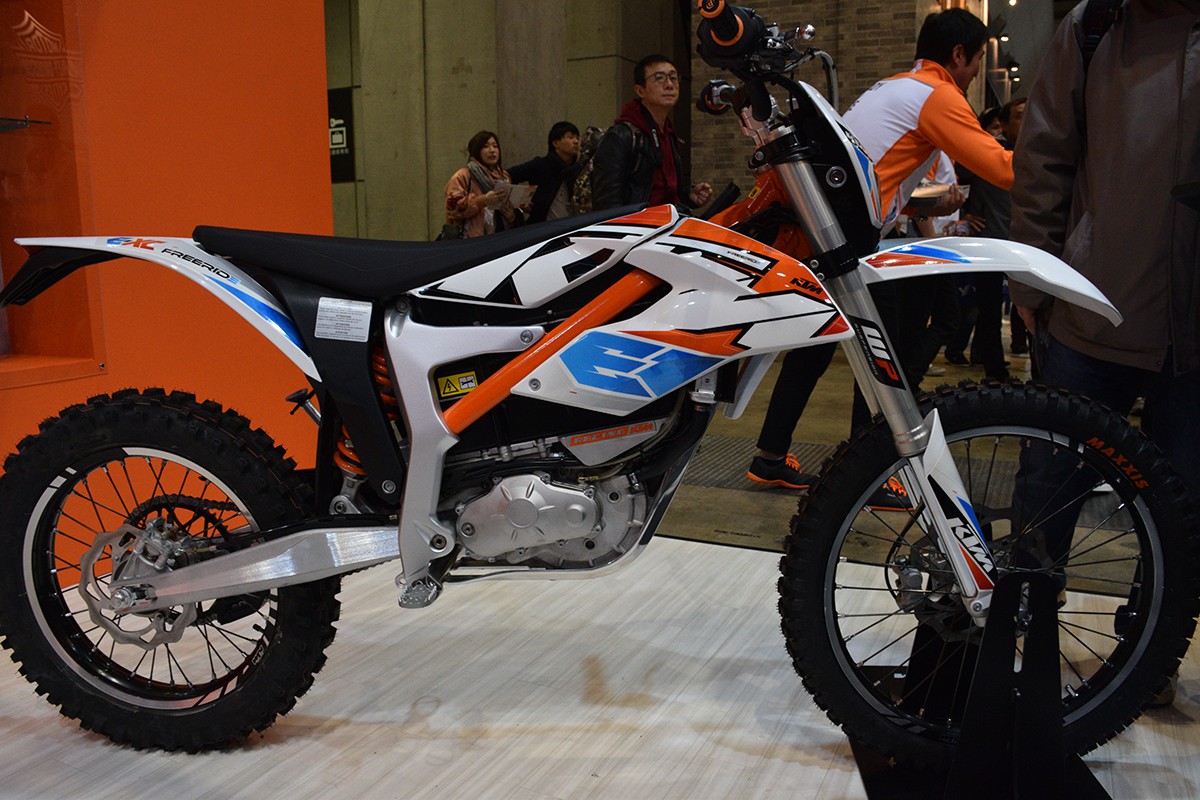 250 EXC-F SIXDAYS_01