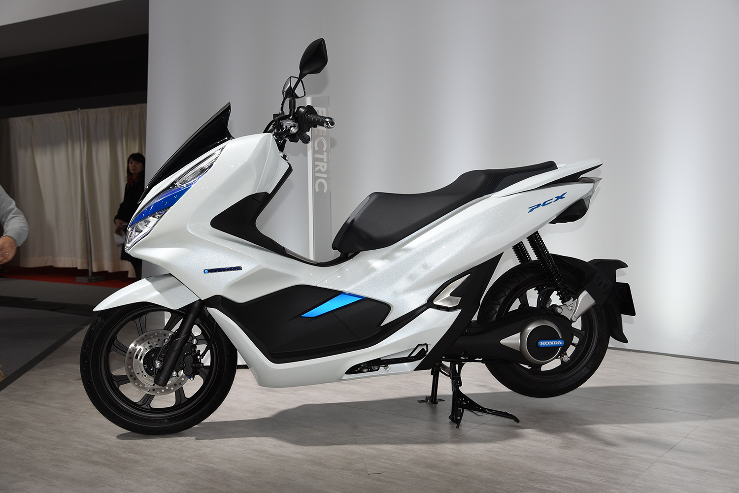 HONDA PCX ELECTRIC | HONDAの記事 | 2017 第45回 東京モーターショー速報 | 中古バイク情報はBBB