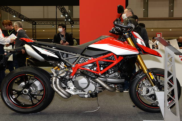 HYPERMOTARD 950 SP-01