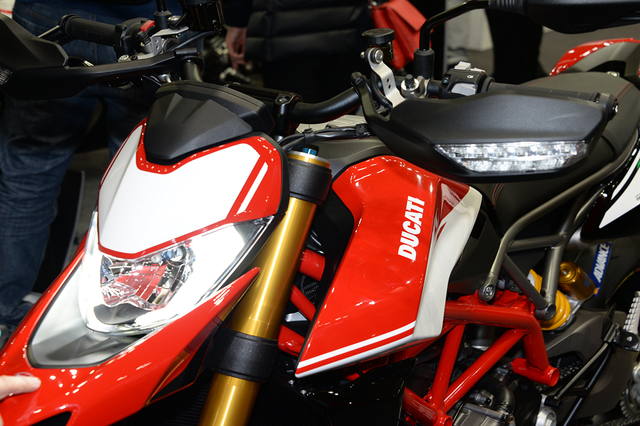 HYPERMOTARD 950 SP-03