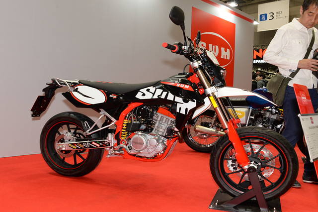 SM125R Factory-01