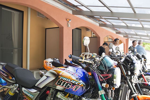 バイクが部屋の目の前なので安心！