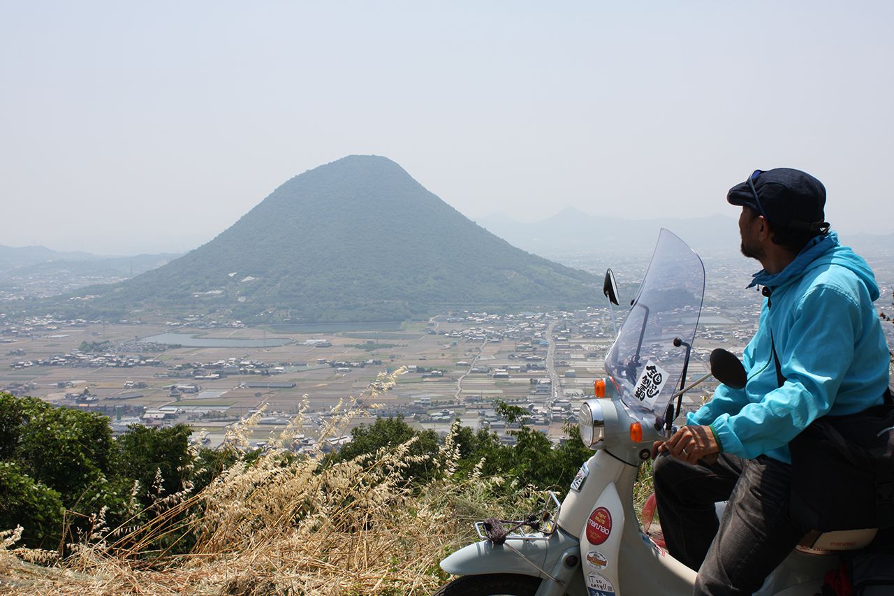 飯野山