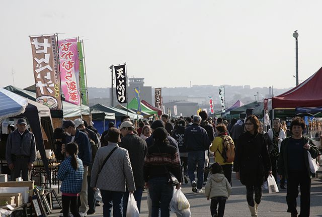 湊日曜朝市