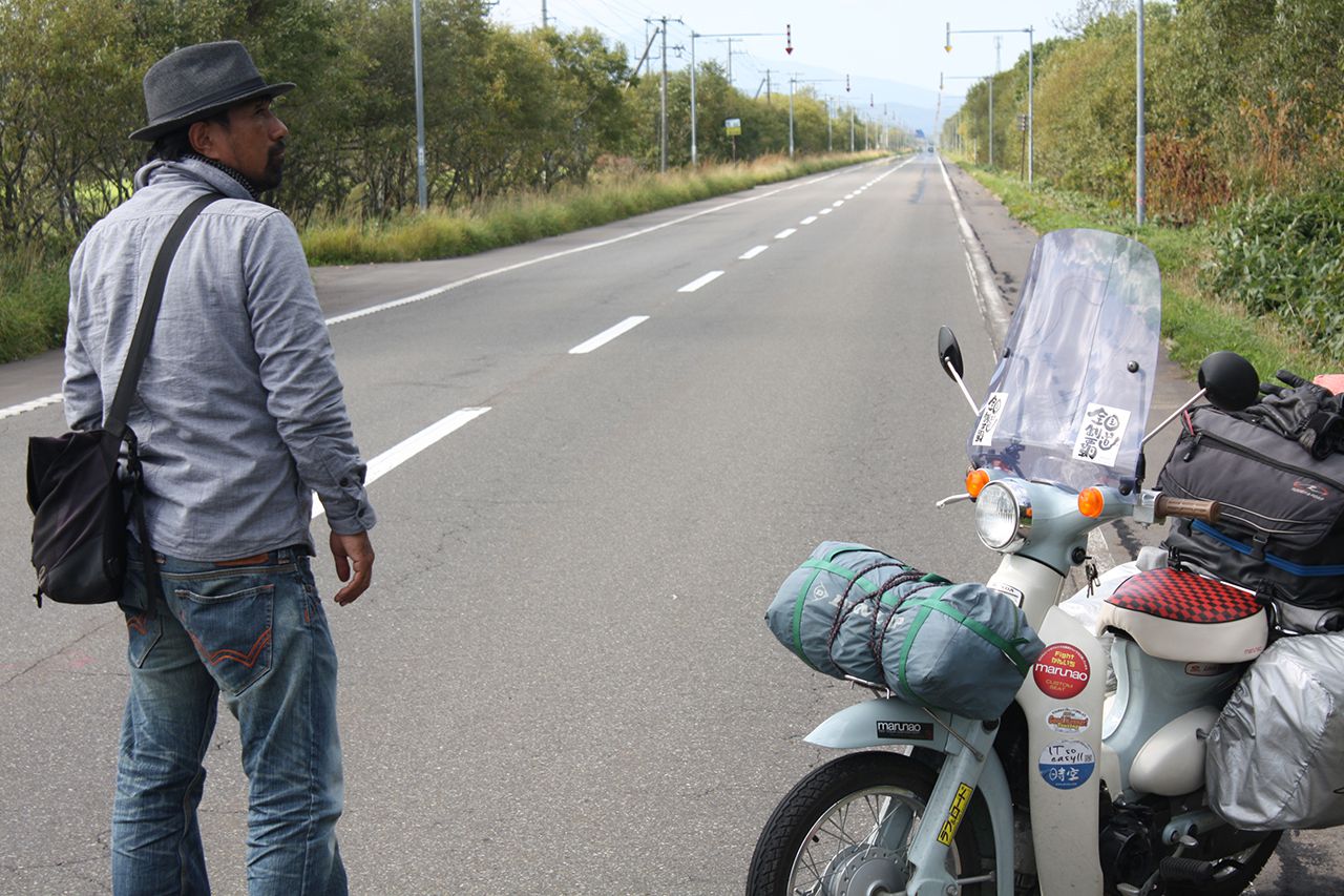 真っ直ぐに延びる道