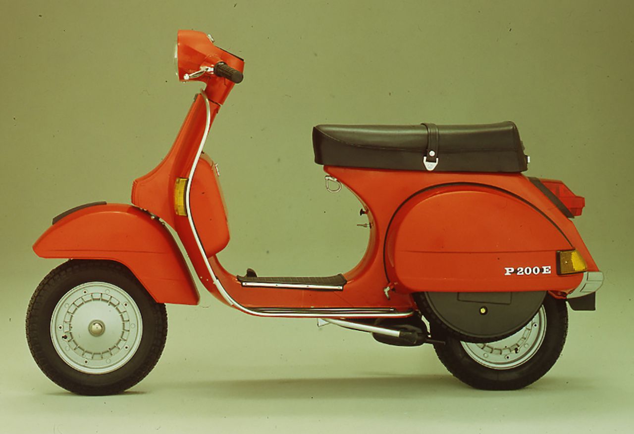 Vespa　P200E