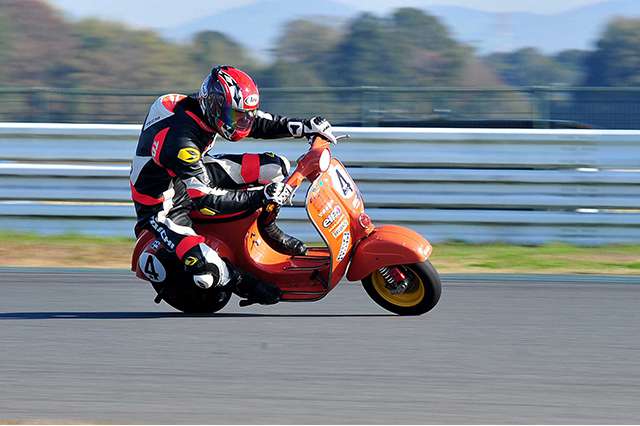 参加ライダー達の走り03