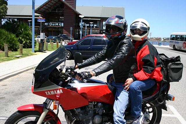 声をかけてきたバイク夫婦